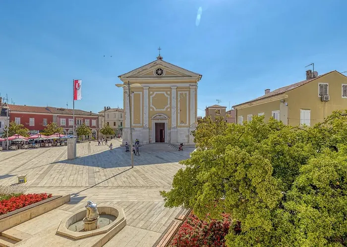 Πανσιόν On Liberty Square Πόρετς