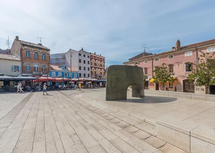 On Liberty Square Πανσιόν