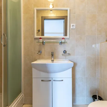 On Liberty Square Gostinjska kuća 3*