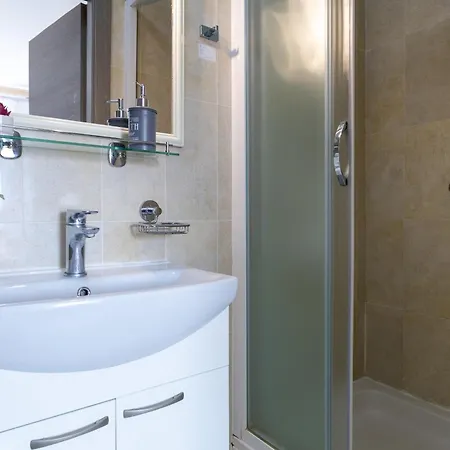 On Liberty Square Gostinjska kuća 3*