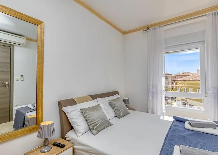 On Liberty Square Пореч