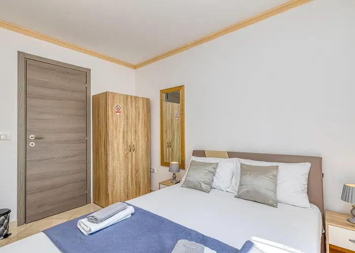 On Liberty Square Гостевой дом 3*